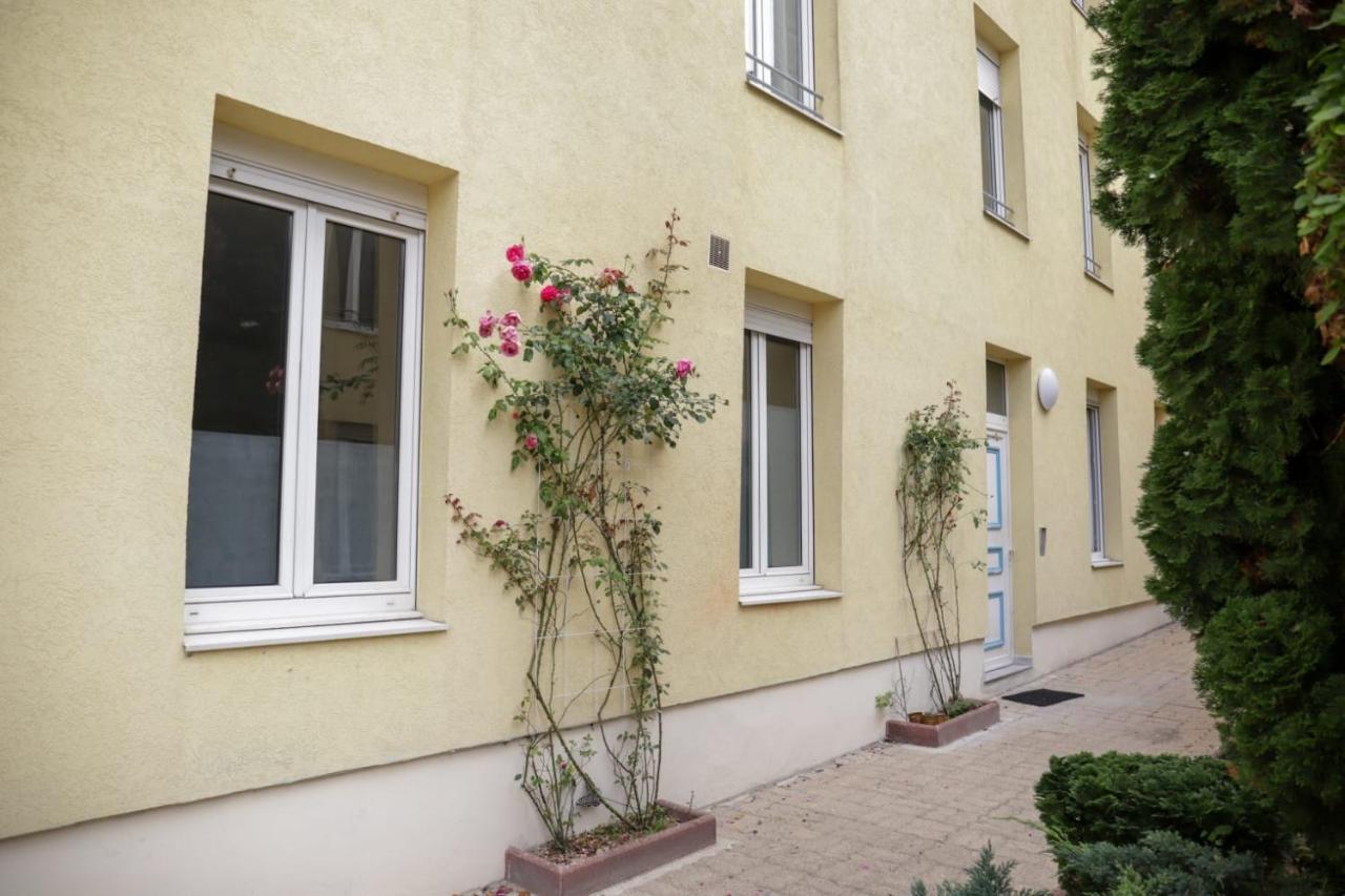 Reims : Aux Biscuits Roses Apartamento Exterior foto